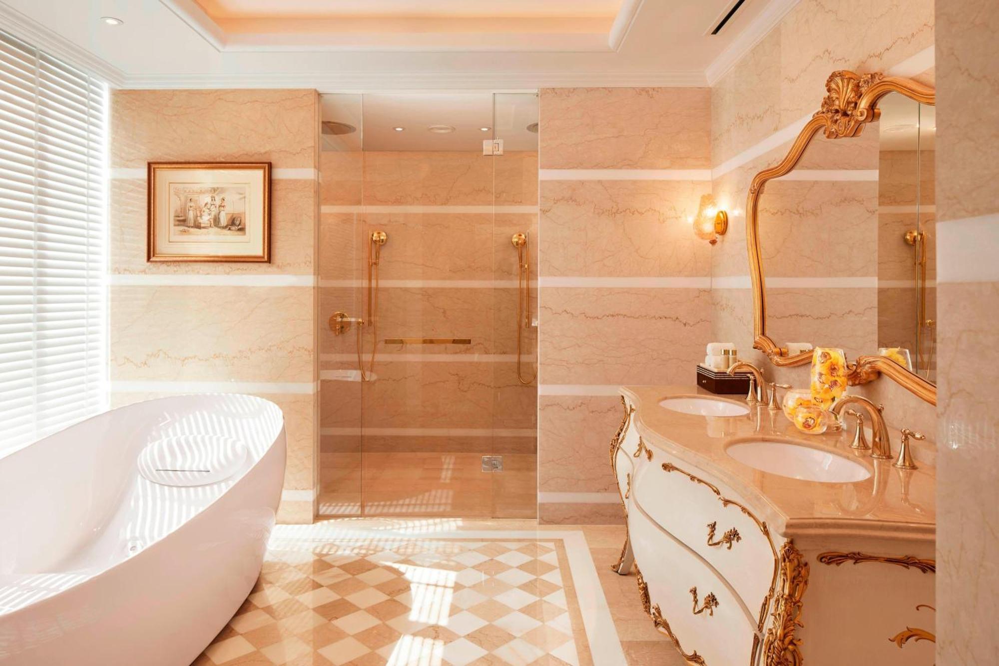 Hotel The Ritz-carlton, 5*