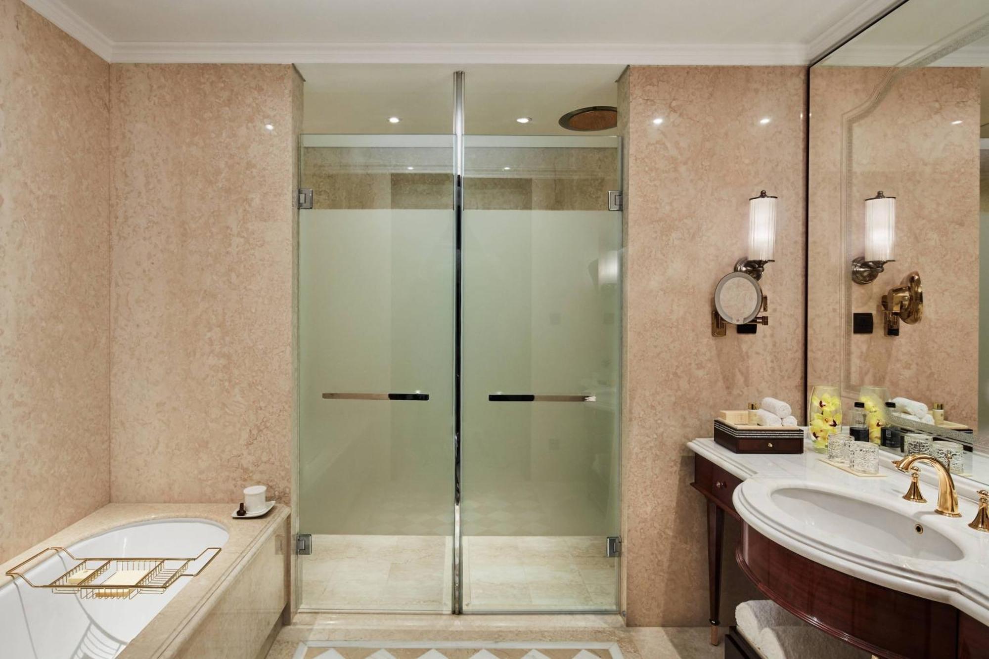 The Ritz-carlton, Hotel Pune