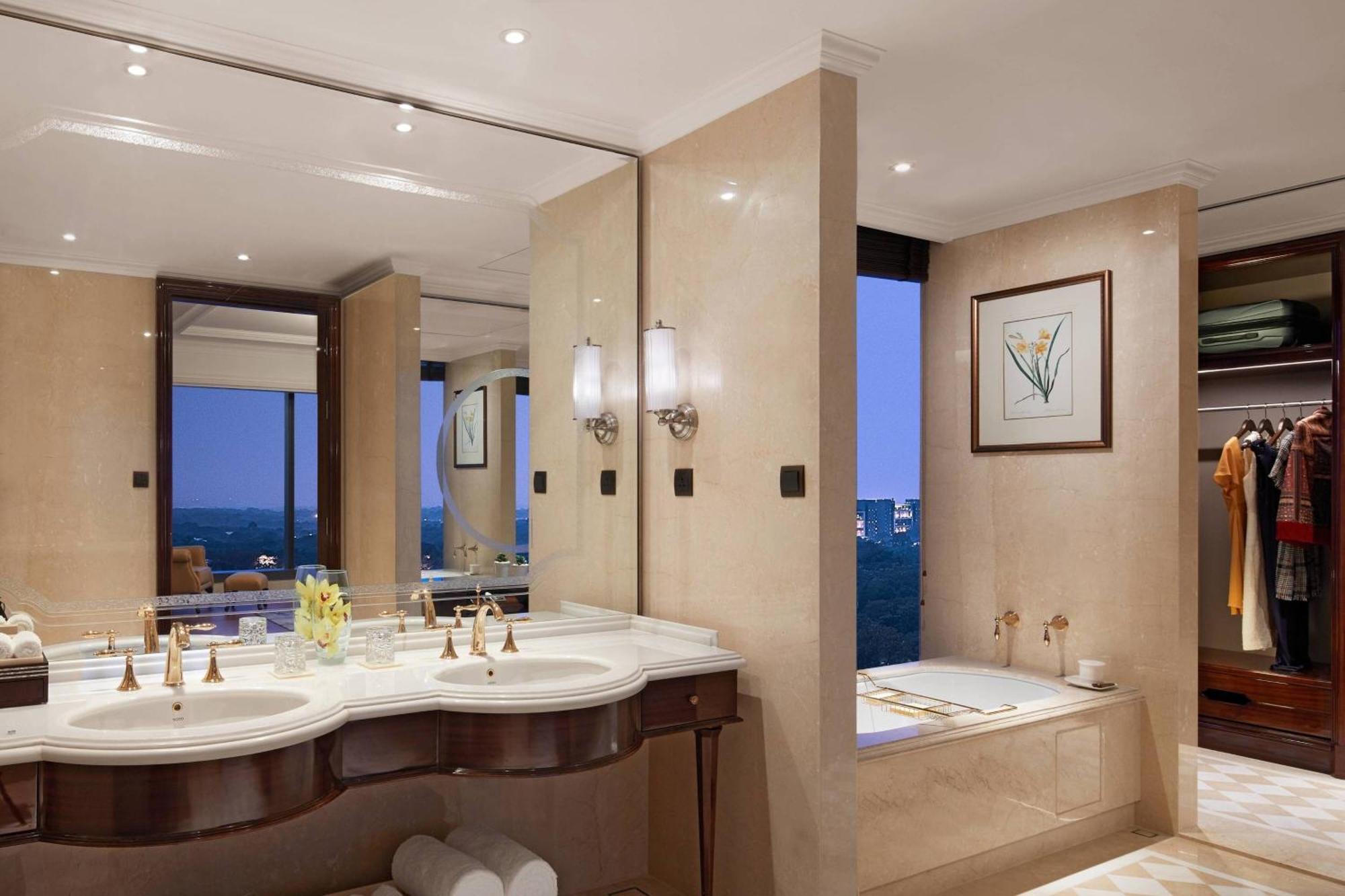 Hotel The Ritz-carlton,