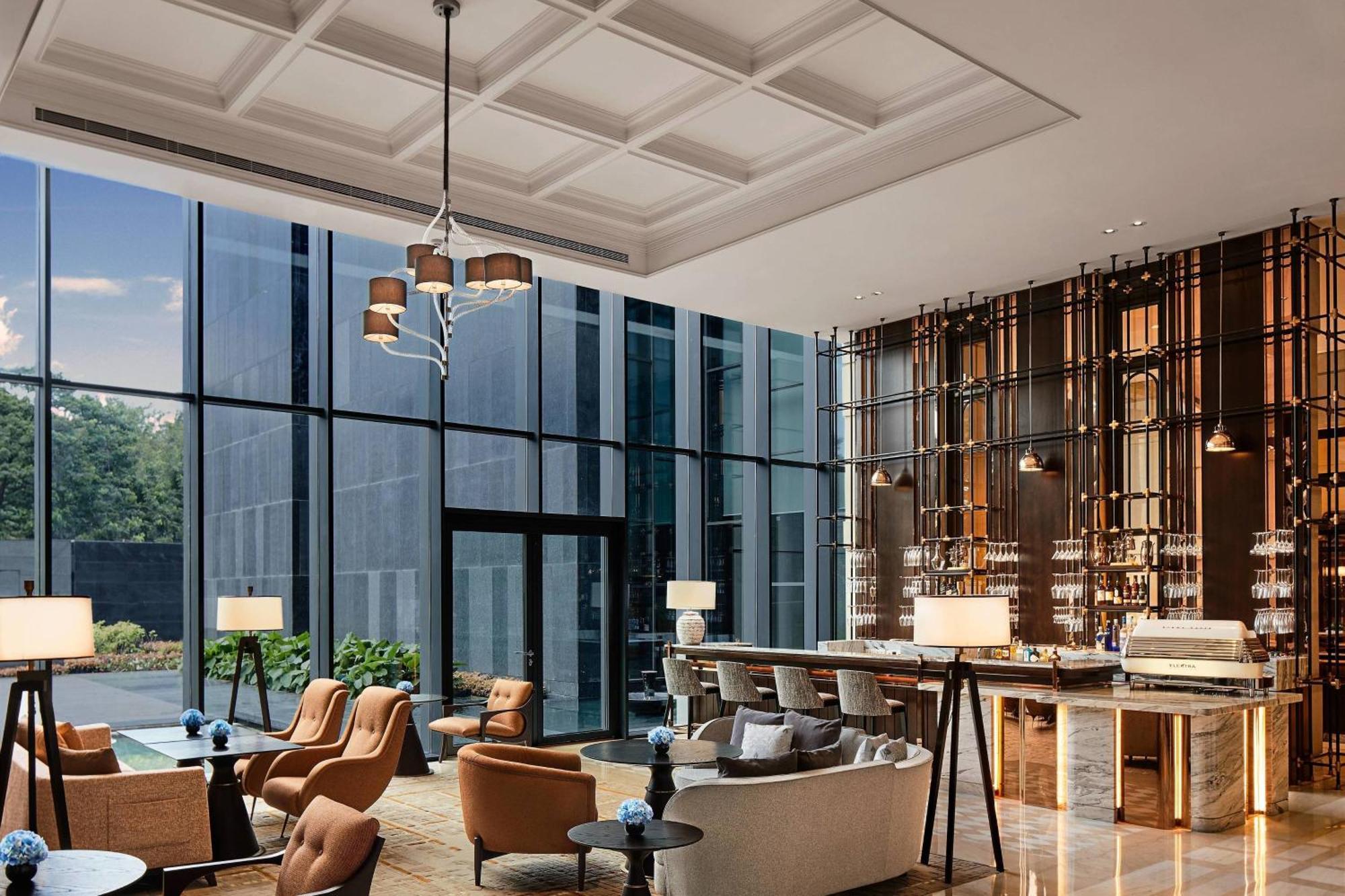The Ritz-carlton,