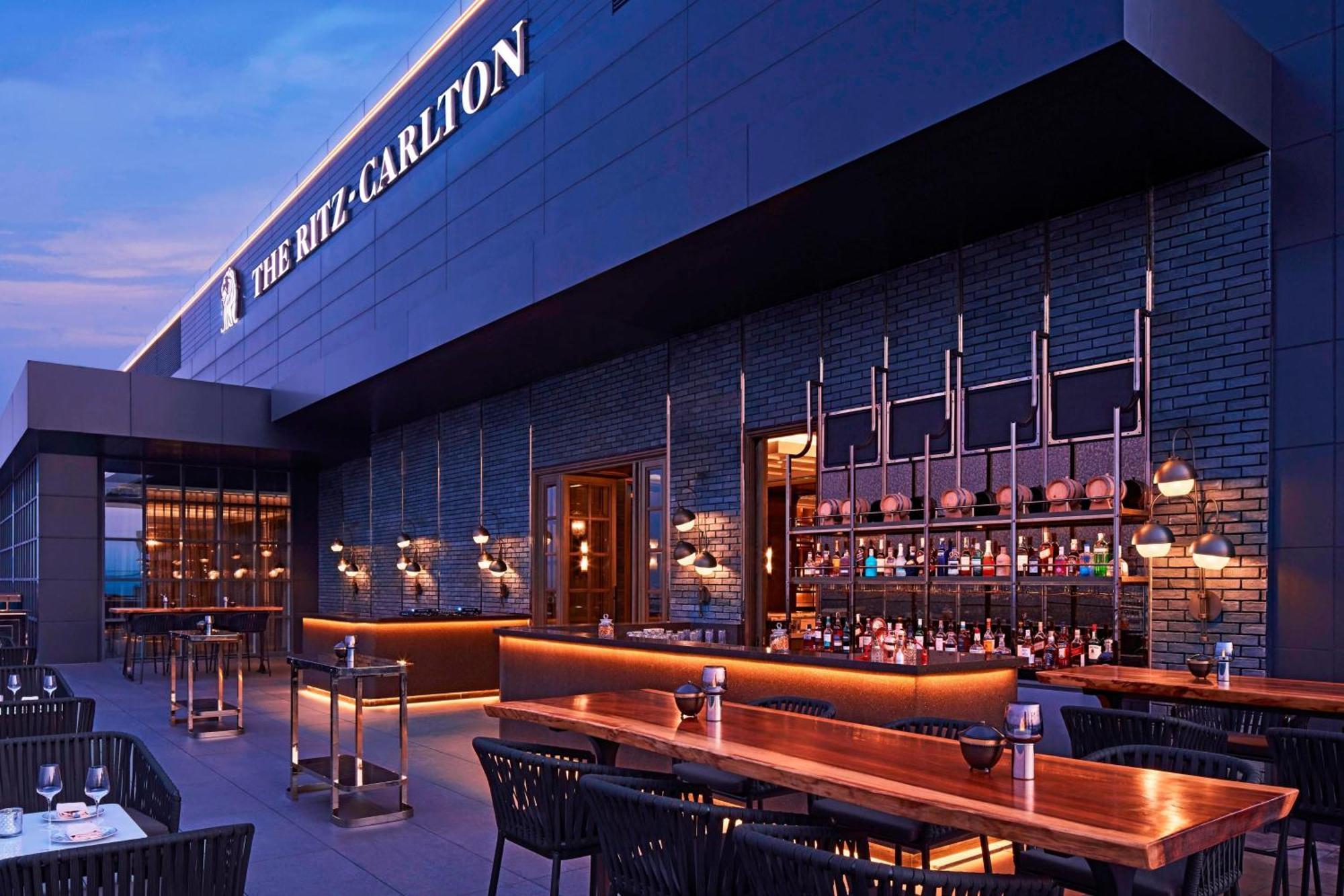 Hotel The Ritz-carlton,