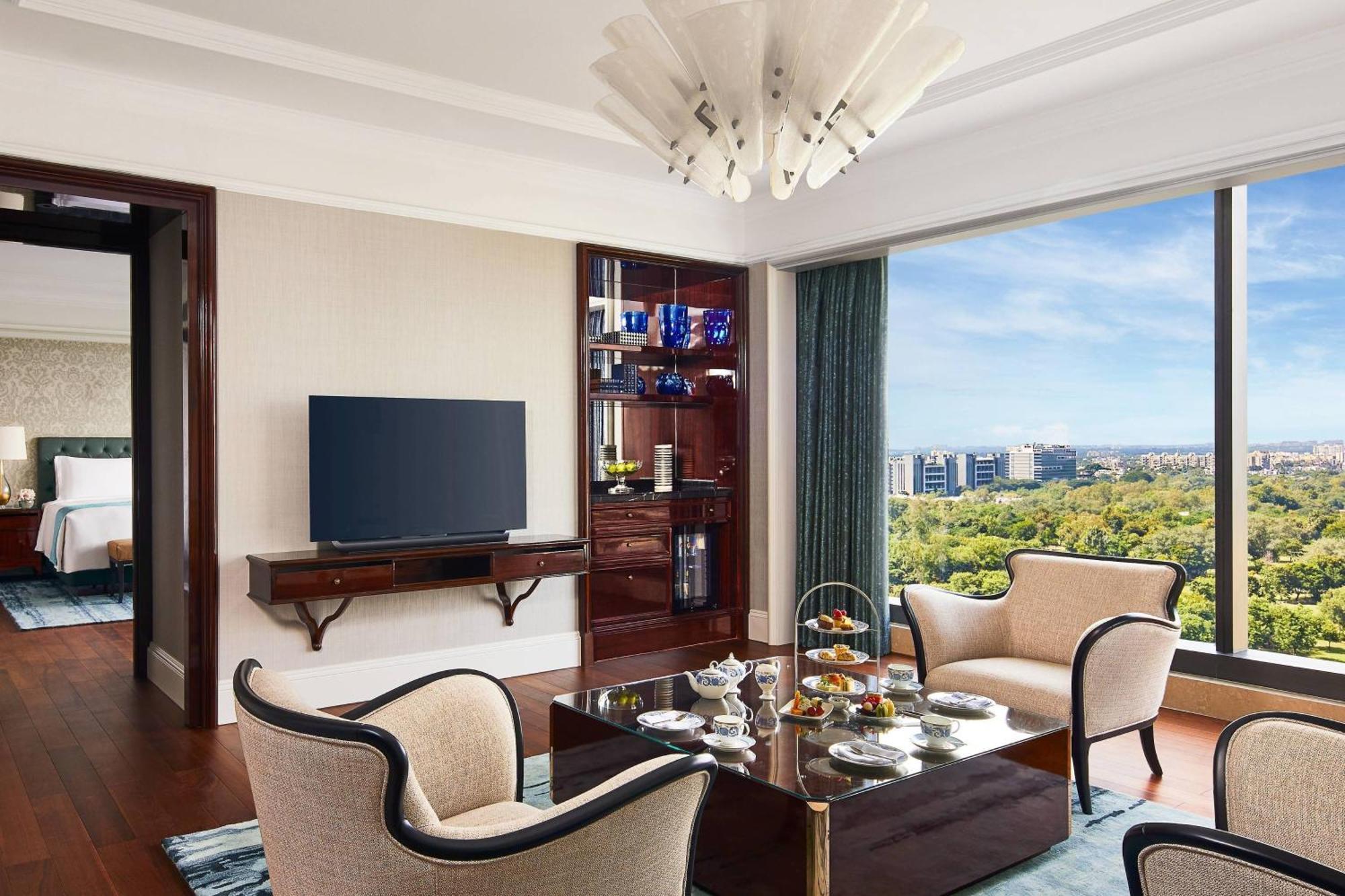 The Ritz-carlton,