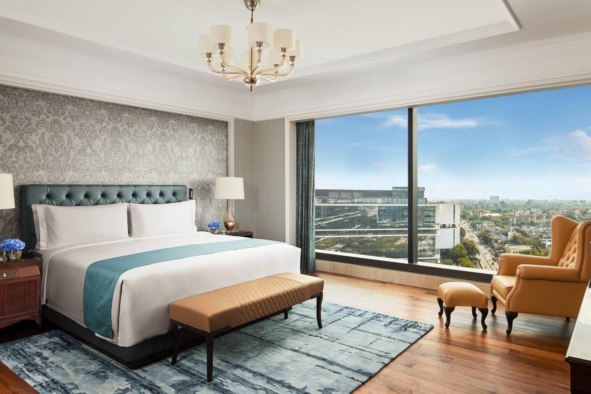 The Ritz-carlton, Hotel